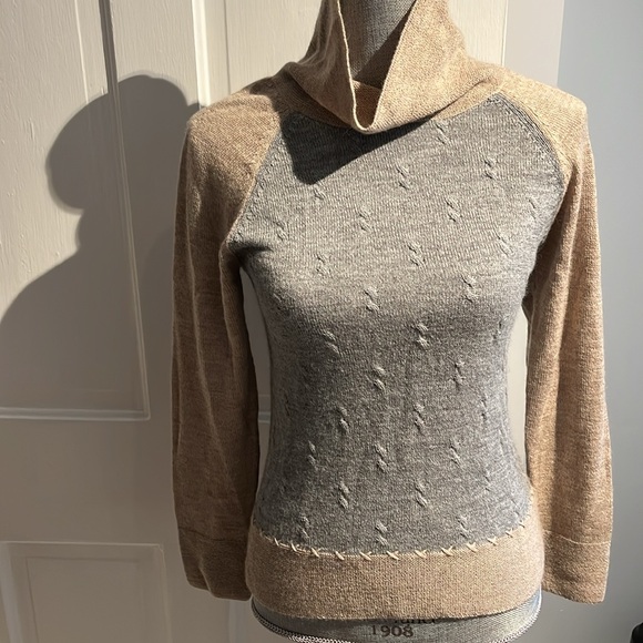 SOL ALPACA SWEATER - Picture 9 of 12